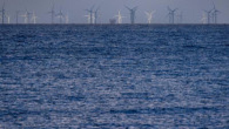 Turbinele eoliene au devenit principala sursă de electricitate în Marea Britanie. Cea mai mare "fermă" din lume va alimenta 6 milioane de case. Sursa foto Profimedia Images | Poza 18 din 22
