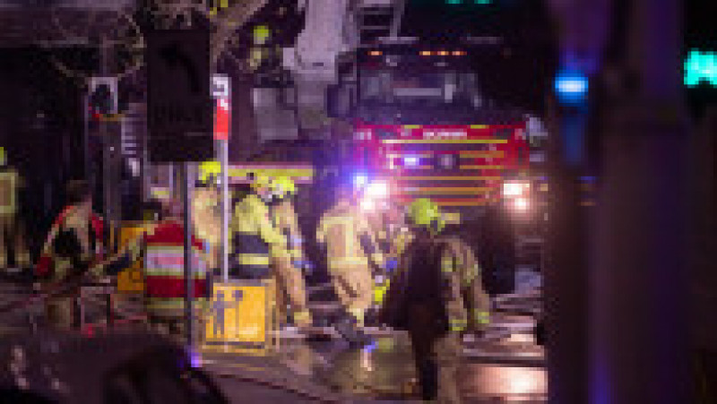 Doi băieți de 13 ani au pornit un incendiu uriaș care a mistuit o clădire istorică cu șapte etaje din Sydney. Sursa foto: Profimedia Images | Poza 18 din 19