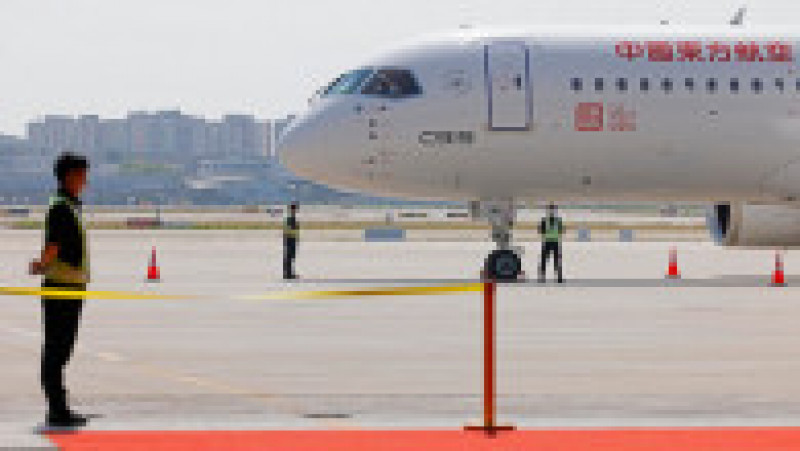 Primul avion de linie construit de China, C919, a efectuat cu succes zborul de inaugurare. Foto: Profimedia | Poza 4 din 12