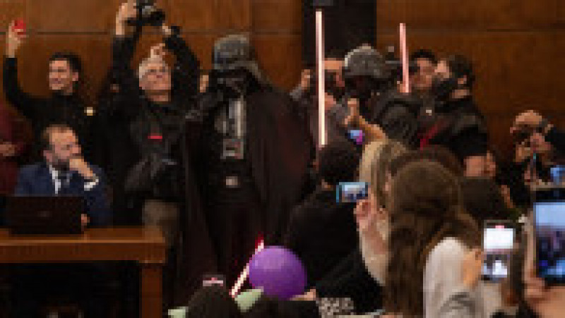 Darth Vader a fost „condamnat” la finalul unui proces pedagogic organizat în Chile. Foto: Profimedia Images | Poza 2 din 8