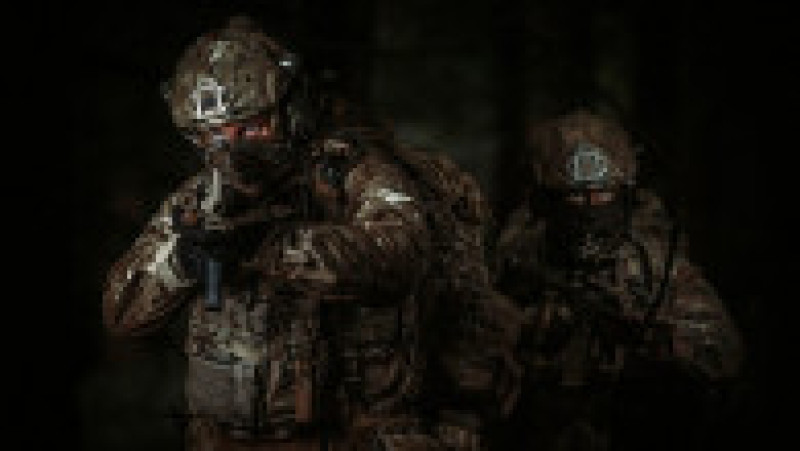 Membrii Serviciului Aerian Special (SAS), Serviciului Special de Ambarcațiuni (SBS) și Regimentului Special de Recunoaștere (SRR) au fost trimiși de prim-ministrul britanic și de secretarul de stat pentru apărare ca să desfășoare misiuni de mare risc, de obicei, în locuri în care Marea Britanie nu poartă război. Foto: Profimedia Images | Poza 10 din 10