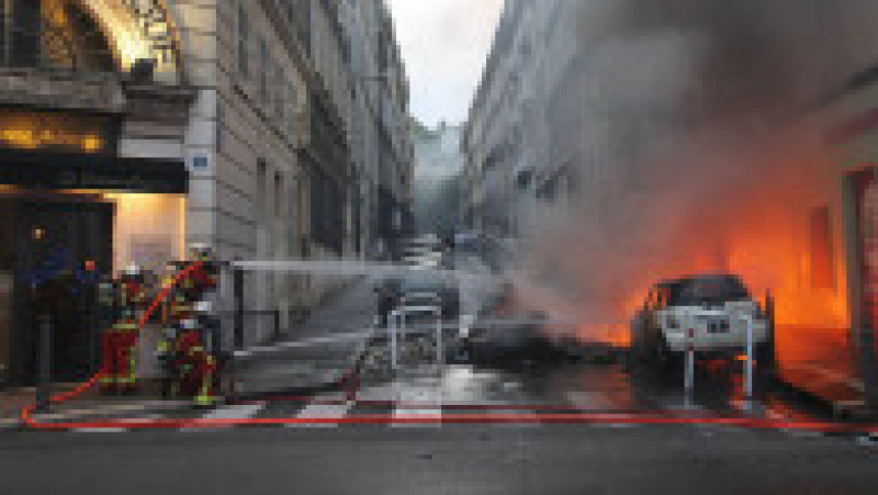Stingerea incendiului în Marsilia FOTO: Profimedia | Poza 8 din 20