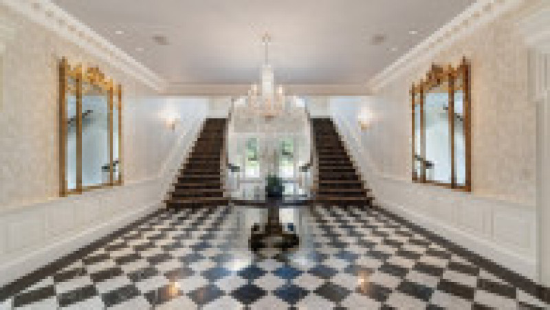 Casa uriașă care a fost deținută de magnatul Sidney Frank a fost scoasă la vânzare FOTO: Profimedia Images | Poza 17 din 38