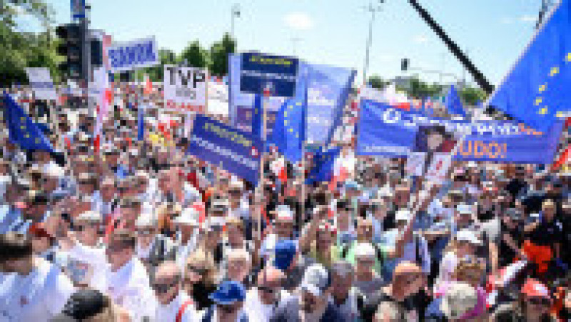 Sute de mii de oameni din Polonia au ieșit în stradă împotriva guvernului PiS. Foto: Profimedia Images | Poza 5 din 13