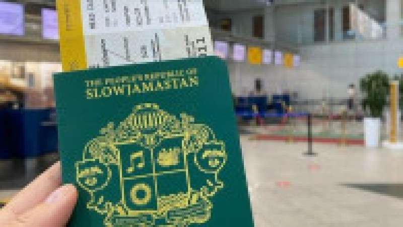 Pașaportul unui cetățean al Republicii din Slowjamastan. Captură foto: Instagram: slowjamastan | Poza 5 din 9
