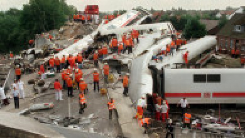 În urmă cu 25 de ani, în Germania avea loc cel mai grav accident feroviar din lume în care a fost implicat un tren de mare viteză. Sursa foto Profimedia Images | Poza 20 din 24