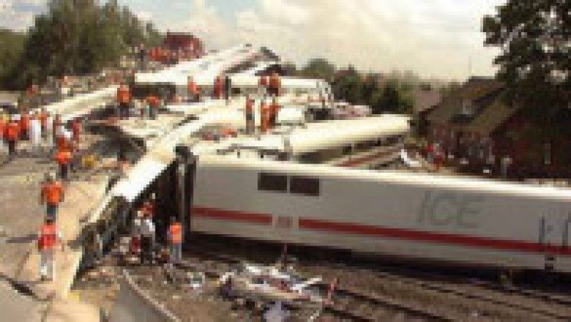 În urmă cu 25 de ani, în Germania avea loc cel mai grav accident feroviar din lume în care a fost implicat un tren de mare viteză. Sursa foto Profimedia Images | Poza 17 din 24