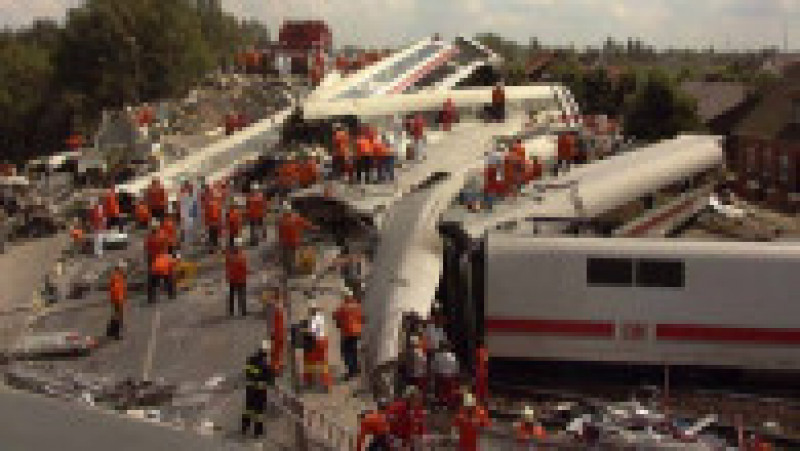În urmă cu 25 de ani, în Germania avea loc cel mai grav accident feroviar din lume în care a fost implicat un tren de mare viteză. Sursa foto Profimedia Images | Poza 16 din 24