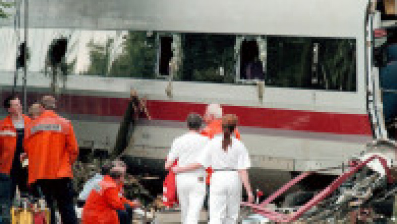 În urmă cu 25 de ani, în Germania avea loc cel mai grav accident feroviar din lume în care a fost implicat un tren de mare viteză. Sursa foto Profimedia Images | Poza 8 din 24