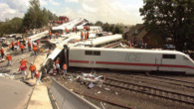În urmă cu 25 de ani, în Germania avea loc cel mai grav accident feroviar din lume în care a fost implicat un tren de mare viteză. Sursa foto Profimedia Images | Poza 6 din 24