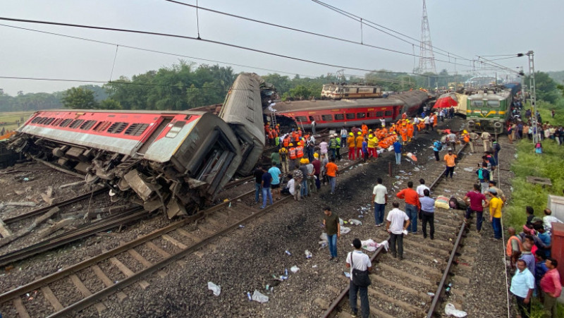 288 de oameni au murit și 900 a fost răniți în accidentul catalogat ca dezastrul secolului în India. FOTO: Profimedia Images