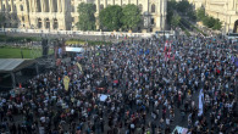 Profesori unguri au manifestat vineri împotriva unui proiect de lege care le măreşte volumul de muncă. Foto: Profimedia Images | Poza 1 din 8