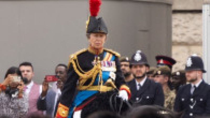 Regele Charles al III-lea şi-a sărbătorit oficial sâmbătă ziua de naştere, prima în calitate de suveran, cu tradiţionala paradă militară Trooping the Colour. Foto: Profimedia | Poza 5 din 26