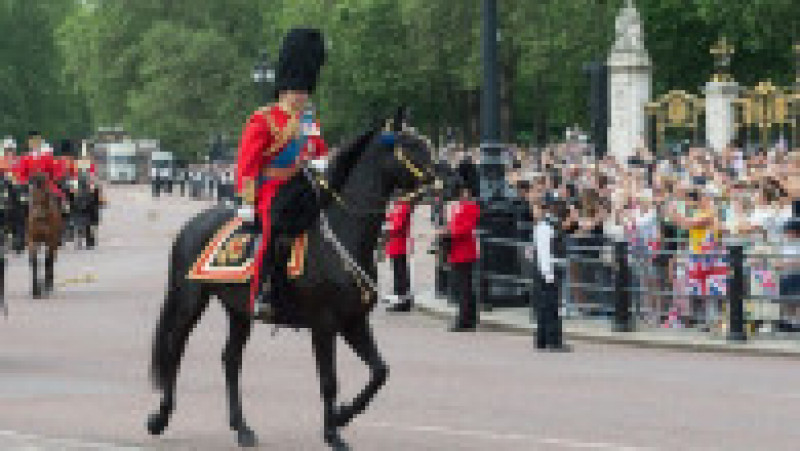 Regele Charles al III-lea şi-a sărbătorit oficial sâmbătă ziua de naştere, prima în calitate de suveran, cu tradiţionala paradă militară Trooping the Colour. Foto: Profimedia | Poza 6 din 26