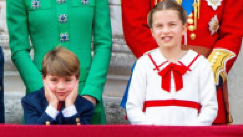 Regele Charles al III-lea şi-a sărbătorit oficial sâmbătă ziua de naştere, prima în calitate de suveran, cu tradiţionala paradă militară Trooping the Colour. Foto: Profimedia | Poza 23 din 26