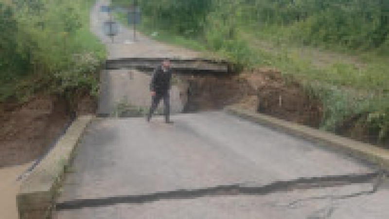 Inundațiile au făcut prăpăd în județul Dolj, iar comuna Grecești se numără printre localitățile crunt măturate de ape | Poza 3 din 7