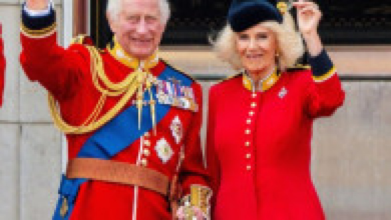 Regele Charles al III-lea şi-a sărbătorit oficial sâmbătă ziua de naştere, prima în calitate de suveran, cu tradiţionala paradă militară Trooping the Colour. Foto: Profimedia | Poza 26 din 26