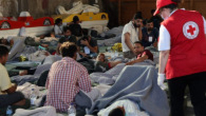 Cel puțin 79 de oameni au murit și peste 100 au fost salvați după ce ambarcațiunea în care erau s-a scufundat în largul peninsulei Peloponez, în sudul Greciei. FOTO: Profimedia Images | Poza 1 din 7