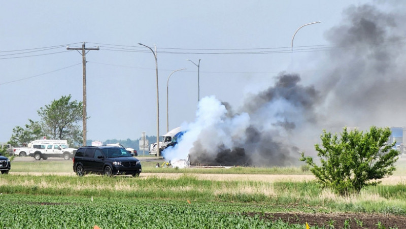 Cel puţin 15 oameni au murit într-un accident produs pe o autostradă din provincia Manitoba din Canada. FOTO: Profimedia Images