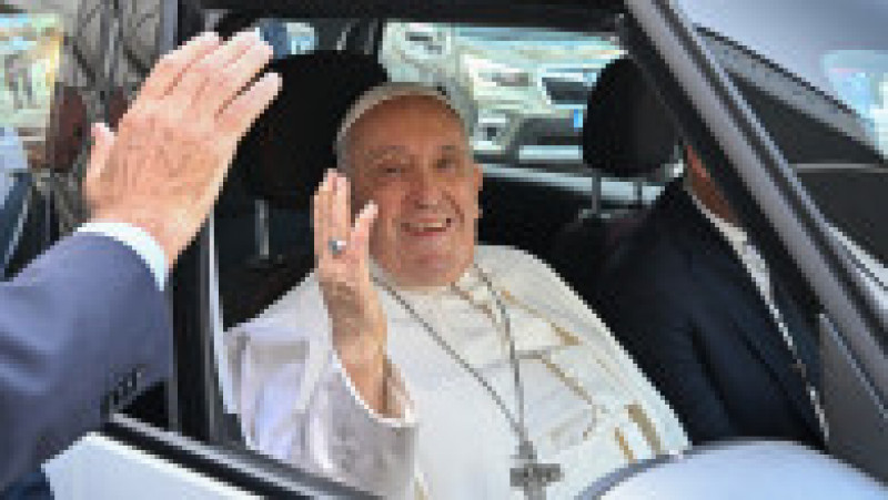 Papa Francisc a fost externat din spital. FOTO: Profimedia Images | Poza 2 din 7
