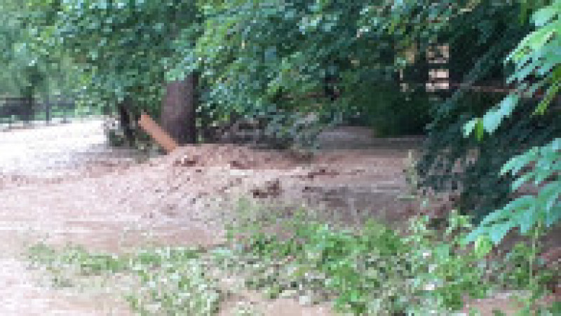 18 județe s-au aflat sub cod portocaliu și roșu de inundații. FOTO: Facebook ISU Hunedoara | Poza 8 din 15