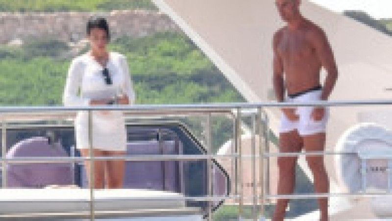 Cristiano Ronaldo, iubita lui, Georgina Rodriguez, și copiii lor petrec în această perioadă o vacanță de lux pe un iaht, în largul coastelor Sardiniei FOTO: Profimedia Images | Poza 33 din 50