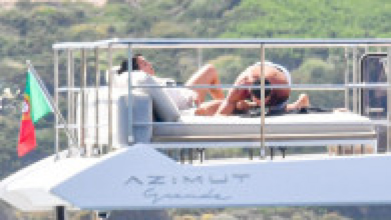 Cristiano Ronaldo, iubita lui, Georgina Rodriguez, și copiii lor petrec în această perioadă o vacanță de lux pe un iaht, în largul coastelor Sardiniei FOTO: Profimedia Images | Poza 22 din 50