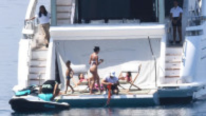 Cristiano Ronaldo, iubita lui, Georgina Rodriguez, și copiii lor petrec în această perioadă o vacanță de lux pe un iaht, în largul coastelor Sardiniei FOTO: Profimedia Images | Poza 42 din 50