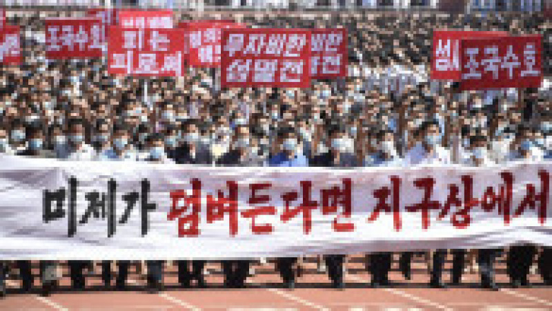120.000 de nord-coreeni au fost aduși la o defilare uriașă împotriva SUA. Sursa foto: Profimedia Images | Poza 8 din 11