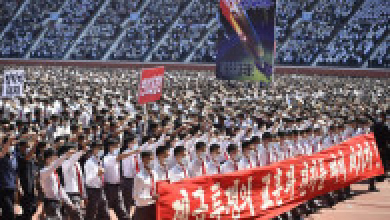 120.000 de nord-coreeni au fost aduși la o defilare uriașă împotriva SUA. Sursa foto: Profimedia Images | Poza 2 din 11