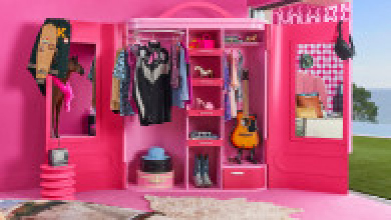 Fanii Barbie vor putea în curând să locuiască în casa în mărime naturală a celebrei păpuşi Mattel. Foto: Profimedia Images | Poza 3 din 24