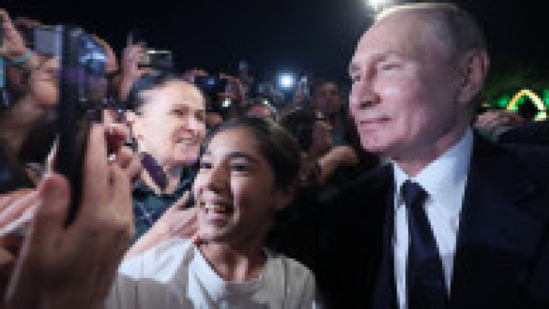 Vladimir Putin a făcut baie de mulțime în Daghestan FOTO: Profimedia Images | Poza 6 din 7