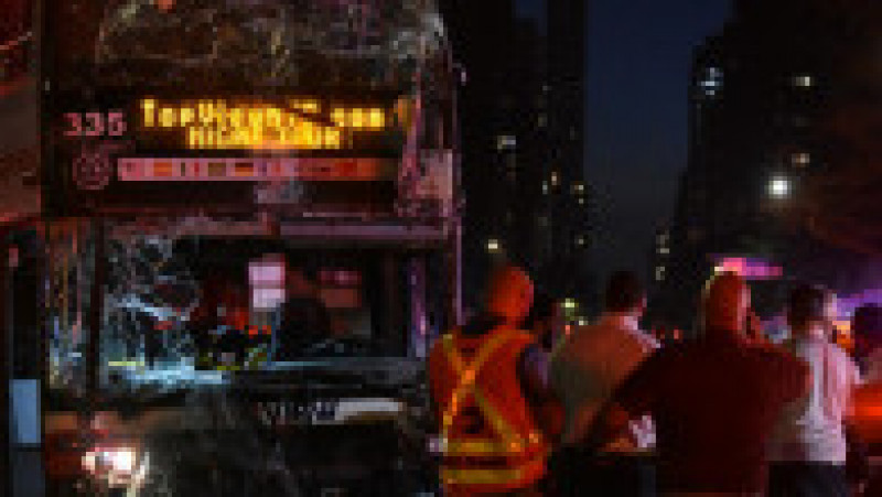 Peste 80 de persoane au fost rănite în urma coliziunii a două autobuze care a avut loc joi seară în Manhattan. FOTO: Profimedia Images | Poza 3 din 10