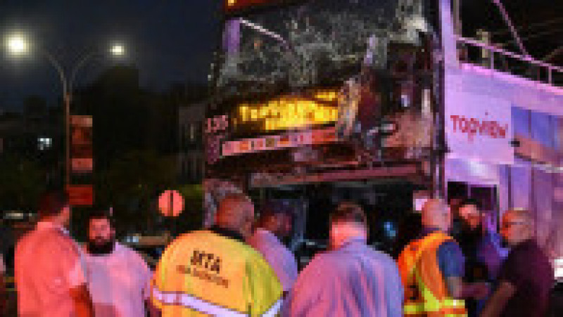 Peste 80 de persoane au fost rănite în urma coliziunii a două autobuze care a avut loc joi seară în Manhattan. FOTO: Profimedia Images | Poza 5 din 10