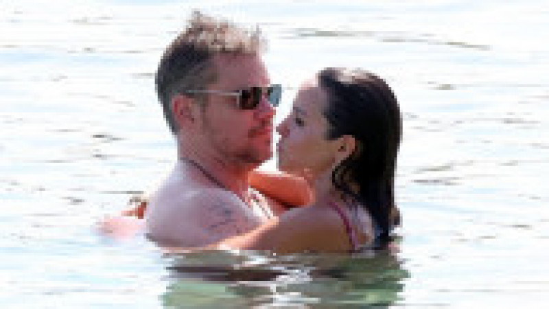 Actorul Matt Damon și soția lui, Luciana Bozan Barroso, își petrec vacanța pe insula grecească Mykonos FOTO: Profimedia Images | Poza 1 din 32