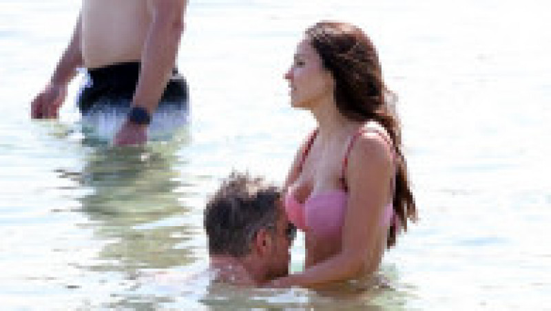 Actorul Matt Damon și soția lui, Luciana Bozan Barroso, își petrec vacanța pe insula grecească Mykonos FOTO: Profimedia Images | Poza 9 din 32