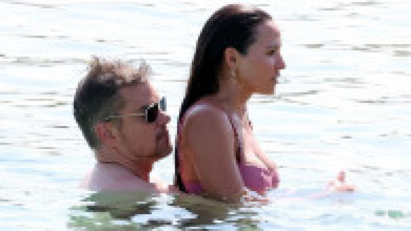 Actorul Matt Damon și soția lui, Luciana Bozan Barroso, își petrec vacanța pe insula grecească Mykonos FOTO: Profimedia Images | Poza 4 din 32