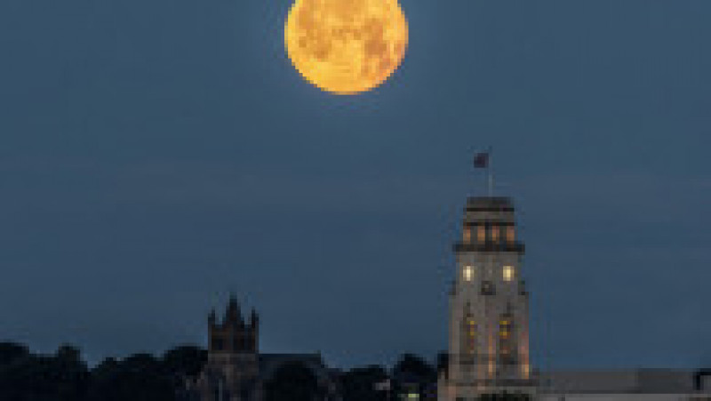 Superluna a strălucit azi noapte. FOTO: Profimedia Images | Poza 9 din 20