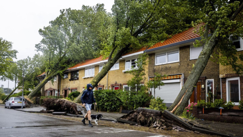 Furtuna Poly a lovit zona de coastă a Olandei. FOTO: Profimedia Images