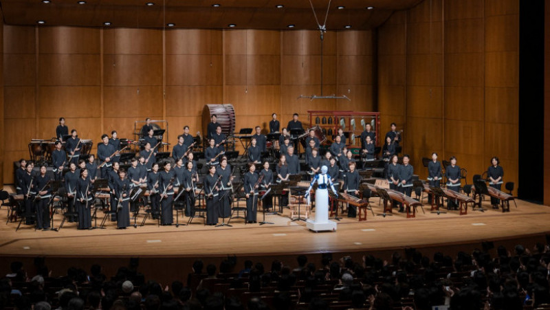 Un robot a dirijat orchestra națională din Coreea de Sud. FOTO: Profimedia Images