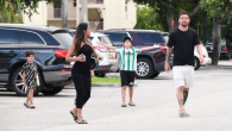Sosit marţi în Florida, Lionel Messi s-a dus împreună cu familia la cumpărături, la supermarket FOTO: Profimedia Images | Poza 35 din 41
