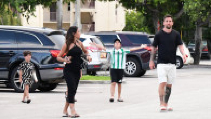 Sosit marţi în Florida, Lionel Messi s-a dus împreună cu familia la cumpărături, la supermarket FOTO: Profimedia Images | Poza 36 din 41