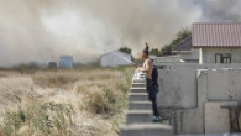 Un incendiu de vegetație puternic s-a produs marți după-amiază în apropiere de București, între localitățile Bragadiru și Măgurele din județul Ilfov. FOTO: Inquam Photos/ George Călin | Poza 3 din 7