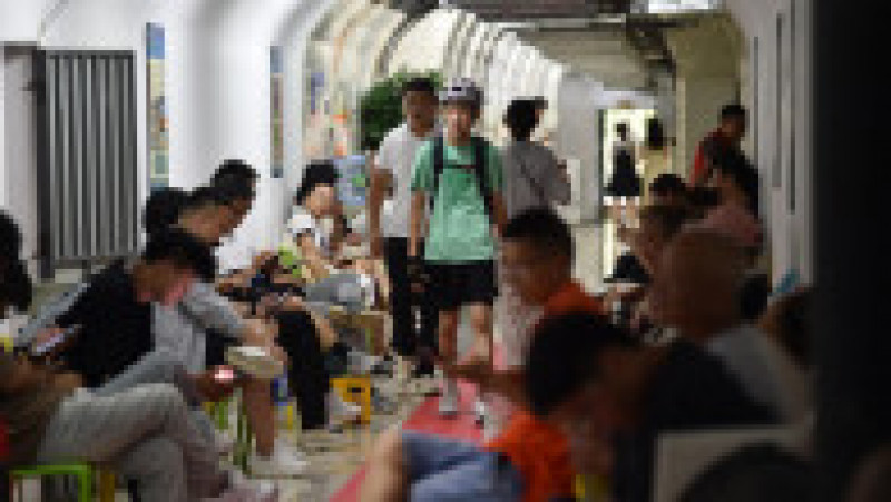 Mai multe orașe din China au deschis adăposturile antiatomice pentru ca locuitorii să se refugieze pe timpul caniculei. FOTO: Profimedia Images | Poza 5 din 8