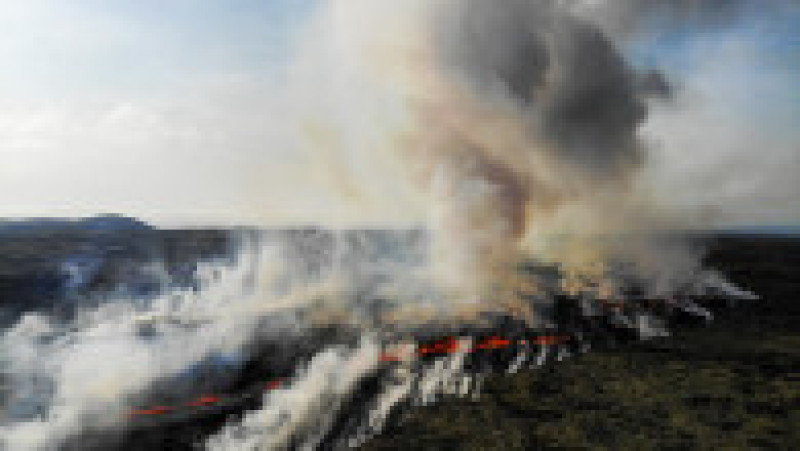 Este a treia oară în doi ani când lava iese din pământ în această zonă. Foto: Profimedia Images | Poza 21 din 26