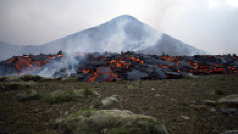 Este a treia oară în doi ani când lava iese din pământ în această zonă. Foto: Profimedia Images | Poza 12 din 26