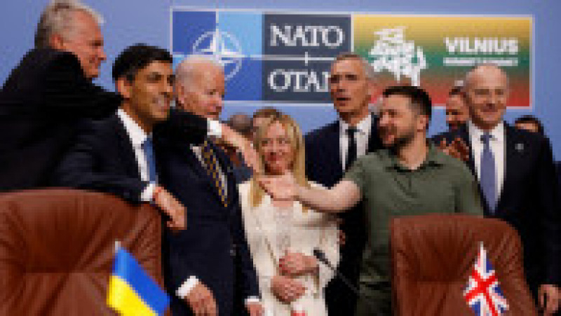 Premierul britanic Rishi Sunak, alături de premiera Italiei, Giorgia Meloni, la summitul NATO de la Vilnius. Foto: Profimedia Images | Poza 1 din 13