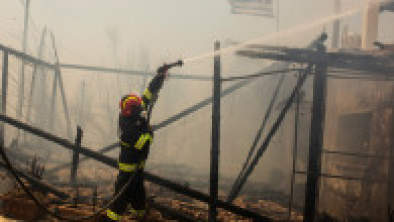 Pompierii români în insula Rodos. Sursa foto: Profimedia Images | Poza 10 din 16