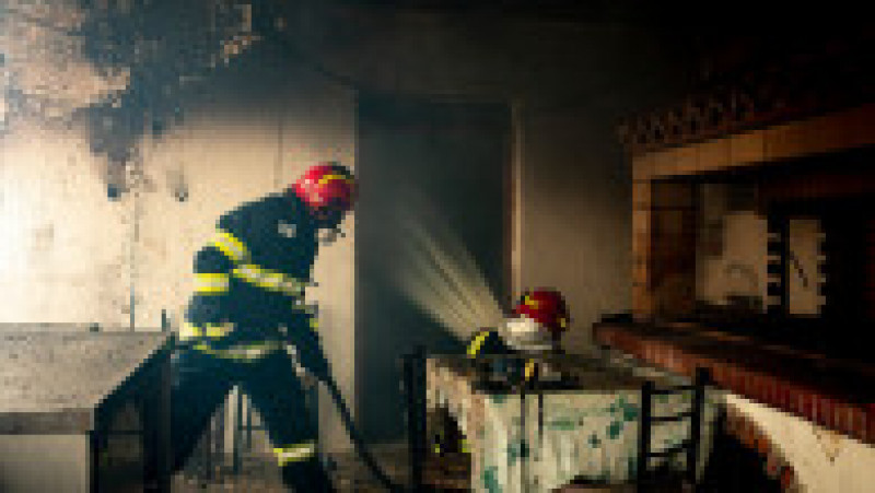 Pompierii români în insula Rodos. Sursa foto: Profimedia Images | Poza 11 din 16