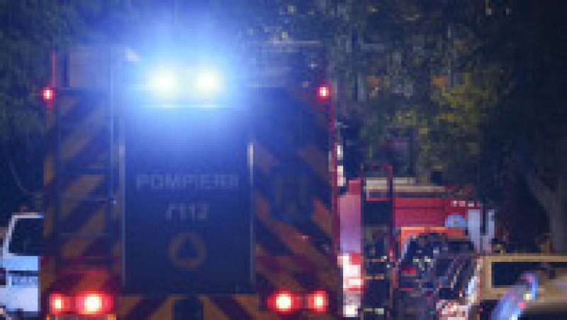 Un incendiu puternic a izbucnit marți seară în curtea Spitalului Nicolae Robănescu din București. FOTO: Inquam Photos/ Sabin Cîrstoveanu | Poza 1 din 6